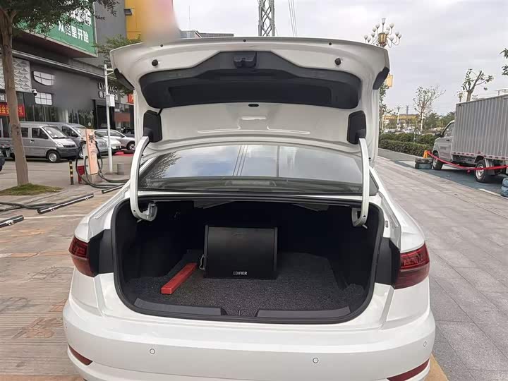 Фото 7 - Volkswagen Sagitar L