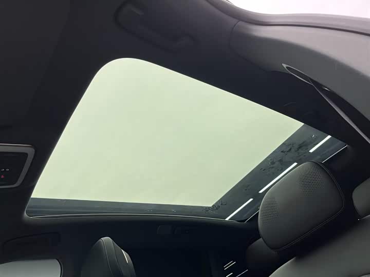 Фото 18 - Zeekr 7X