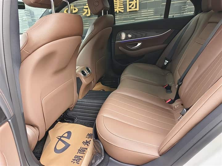 Фото 6 - Mercedes-Benz E-Class