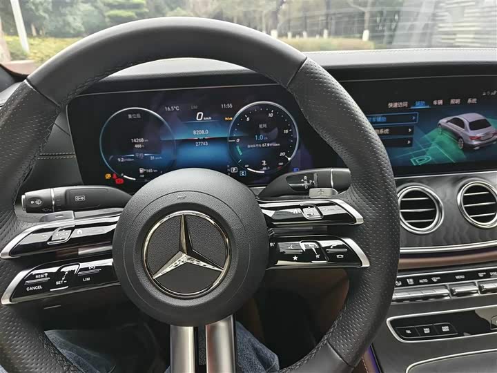 Фото 8 - Mercedes-Benz E-Class