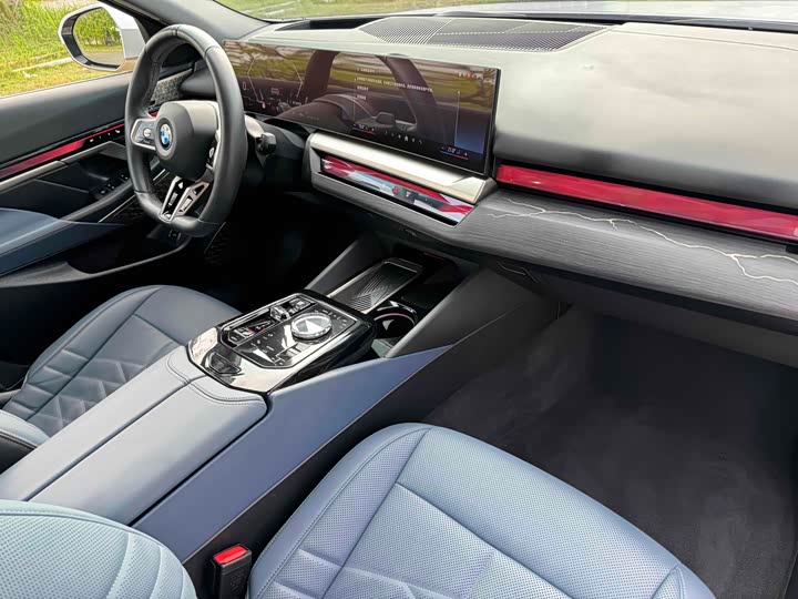 Фото 10 - BMW 5 Series