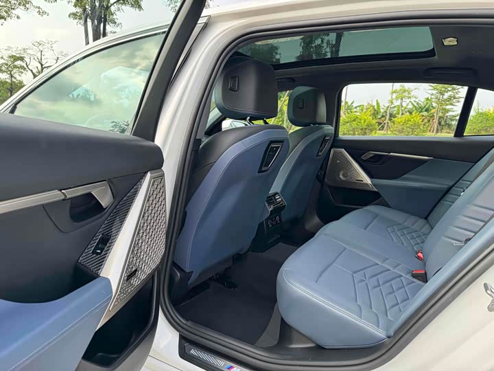 Фото 12 - BMW 5 Series