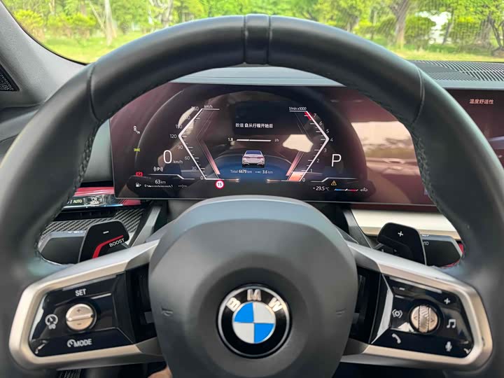 Фото 16 - BMW 5 Series