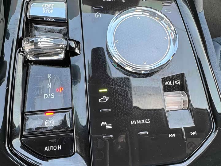 Фото 17 - BMW 5 Series