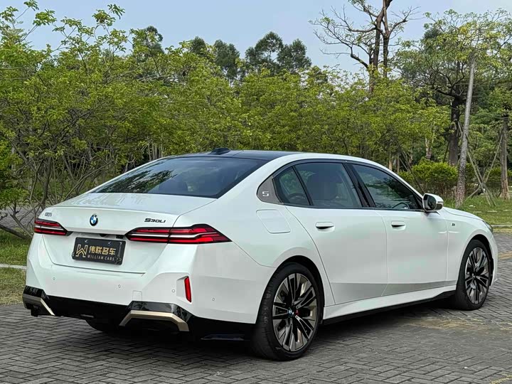 Фото 8 - BMW 5 Series