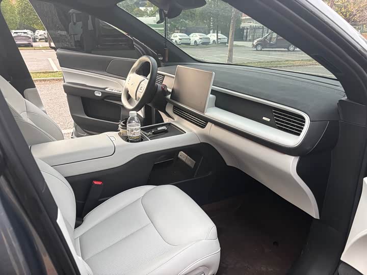 Фото 10 - XPeng G6