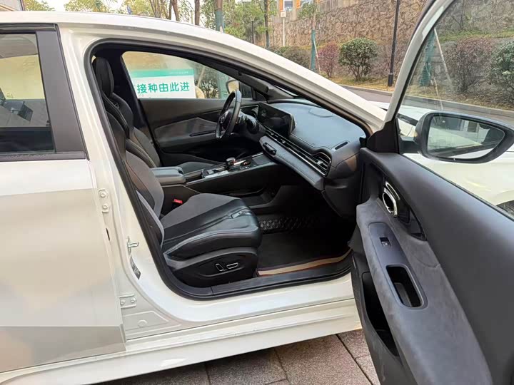 Фото 11 - GAC Trumpchi Empow R