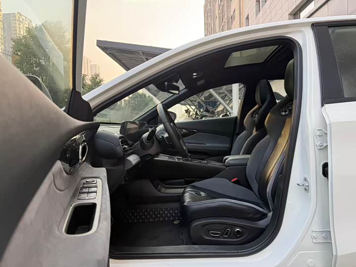 Фото 7 - GAC Trumpchi Empow R