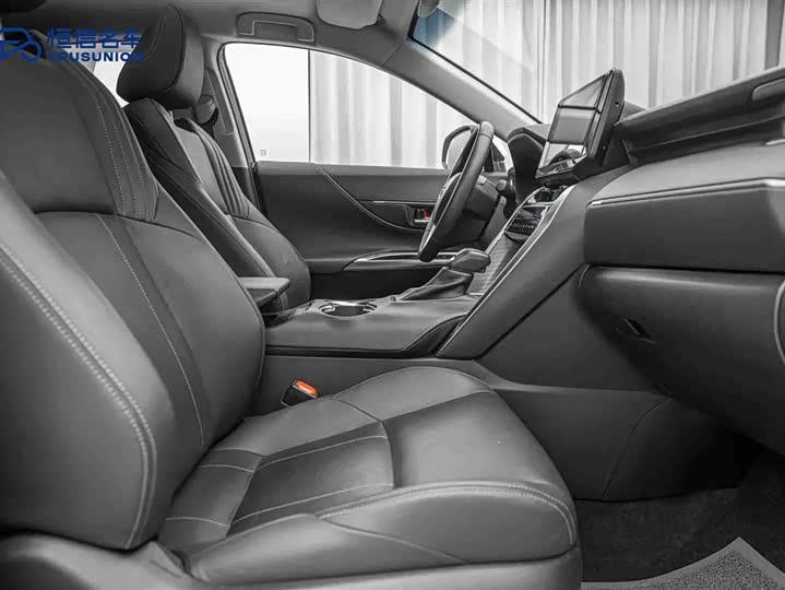 Фото 15 - Toyota Harrier