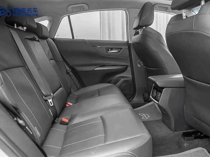 Фото 16 - Toyota Harrier