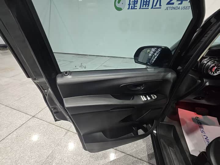 Фото 24 - Mercedes-Benz Vito