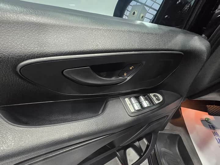 Фото 27 - Mercedes-Benz Vito