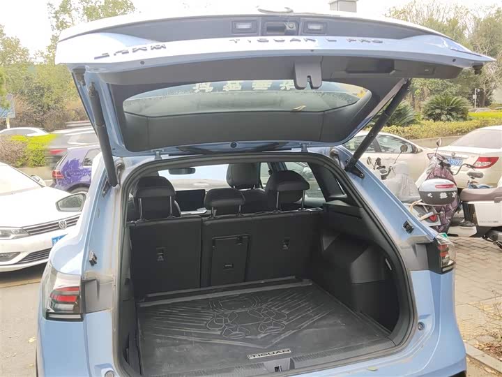 Фото 19 - Volkswagen Tiguan L Pro