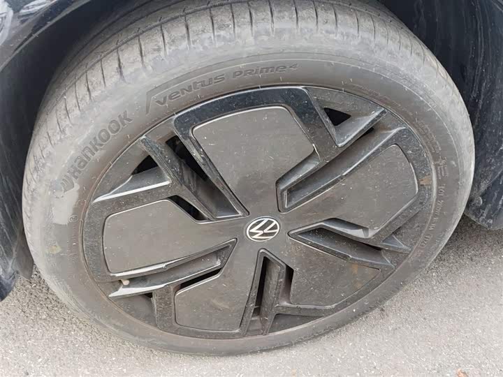 Фото 23 - Volkswagen Tiguan L Pro