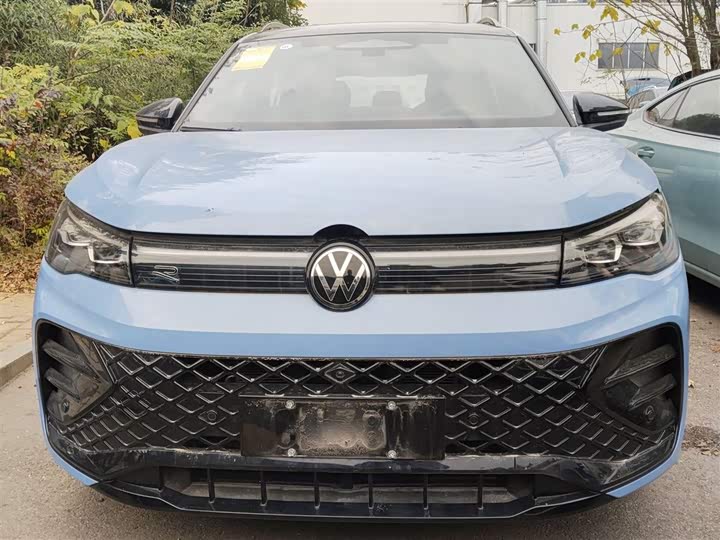 Фото 3 - Volkswagen Tiguan L Pro