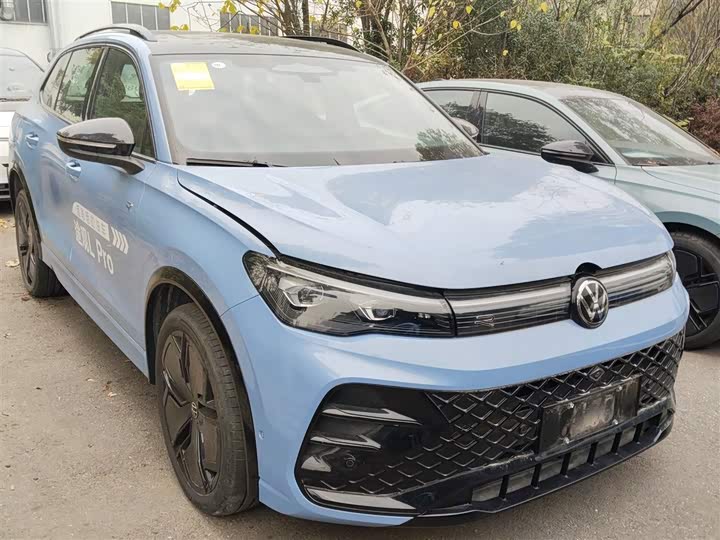 Фото 4 - Volkswagen Tiguan L Pro