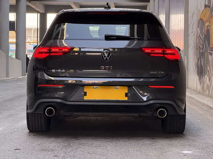 Фото 4 - Volkswagen Golf GTI