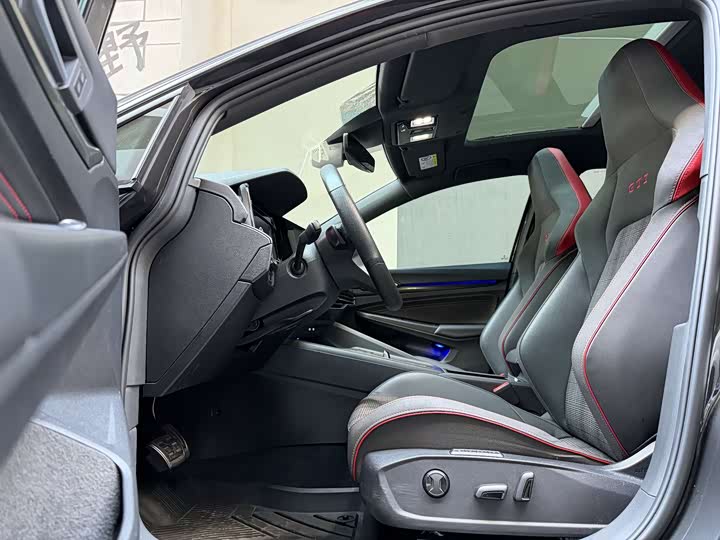 Фото 5 - Volkswagen Golf GTI