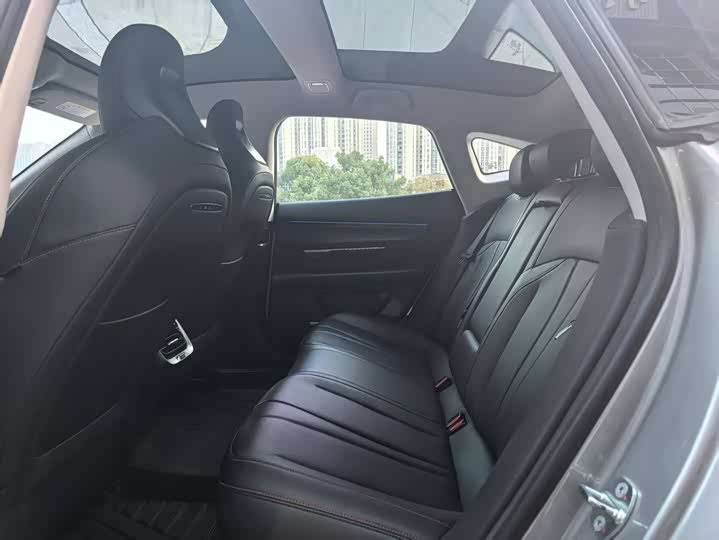 Фото 6 - XPeng P7