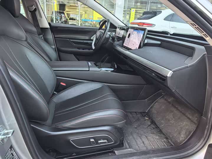 Фото 8 - XPeng P7