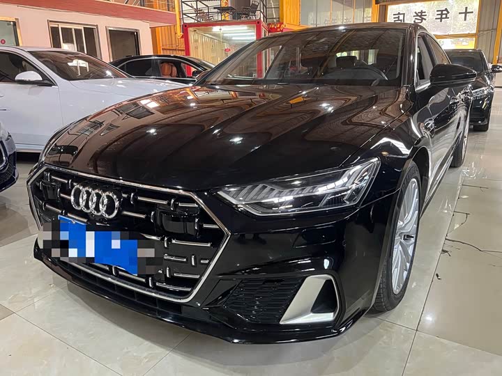 Фото 1 - Audi A7L