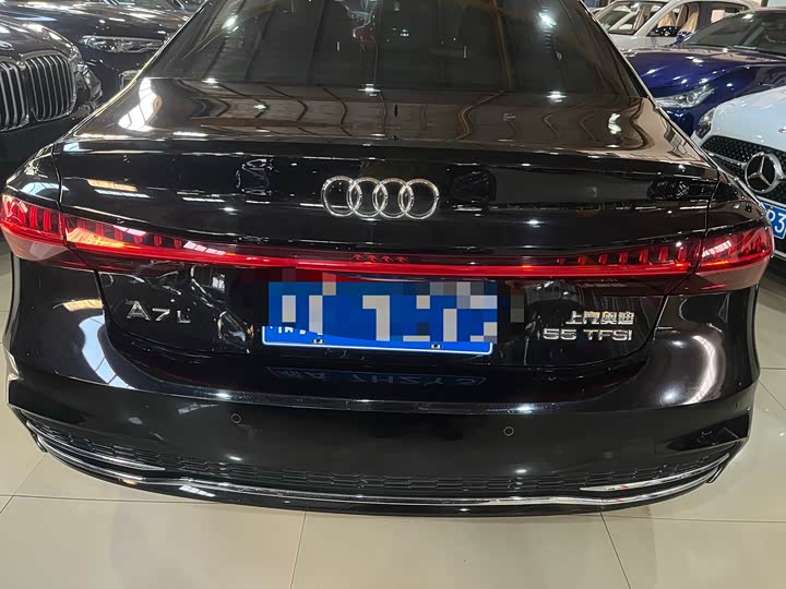 Фото 17 - Audi A7L