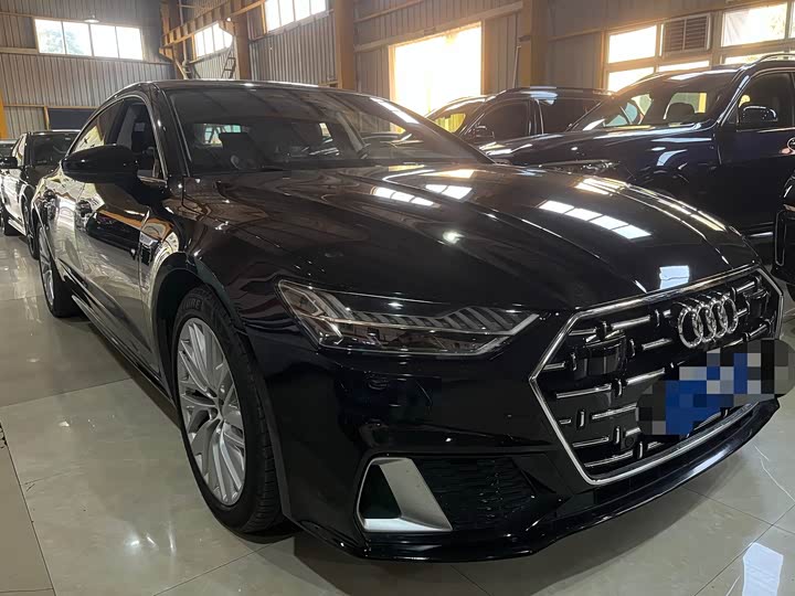 Фото 3 - Audi A7L