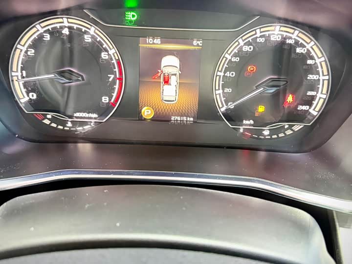 Фото 14 - Geely Coolray