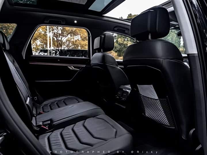 Фото 12 - Volkswagen Touareg