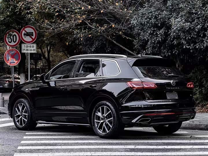 Фото 13 - Volkswagen Touareg