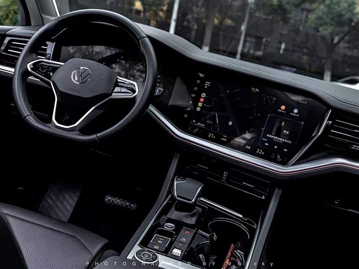 Фото 6 - Volkswagen Touareg