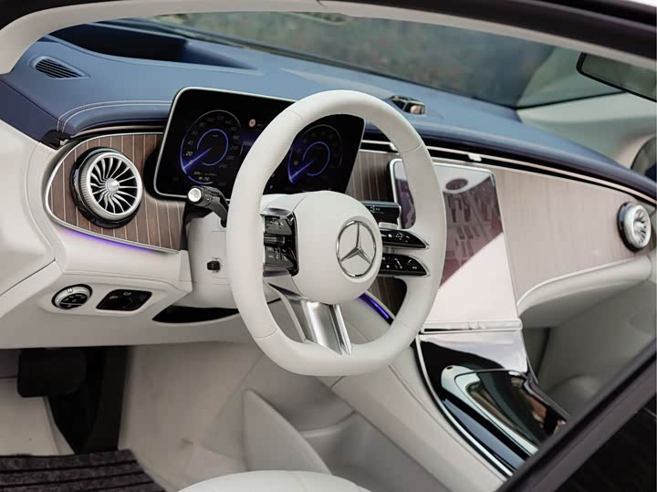 Фото 11 - Mercedes-Benz EQE