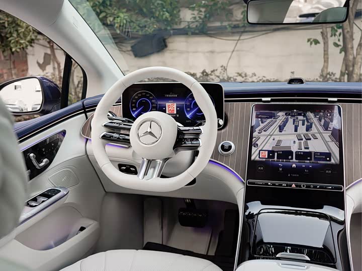 Фото 13 - Mercedes-Benz EQE