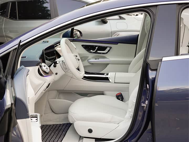 Фото 18 - Mercedes-Benz EQE