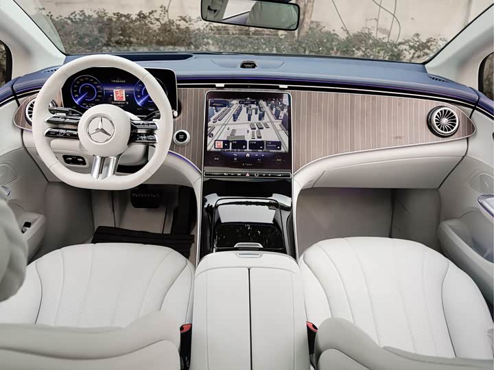 Фото 19 - Mercedes-Benz EQE