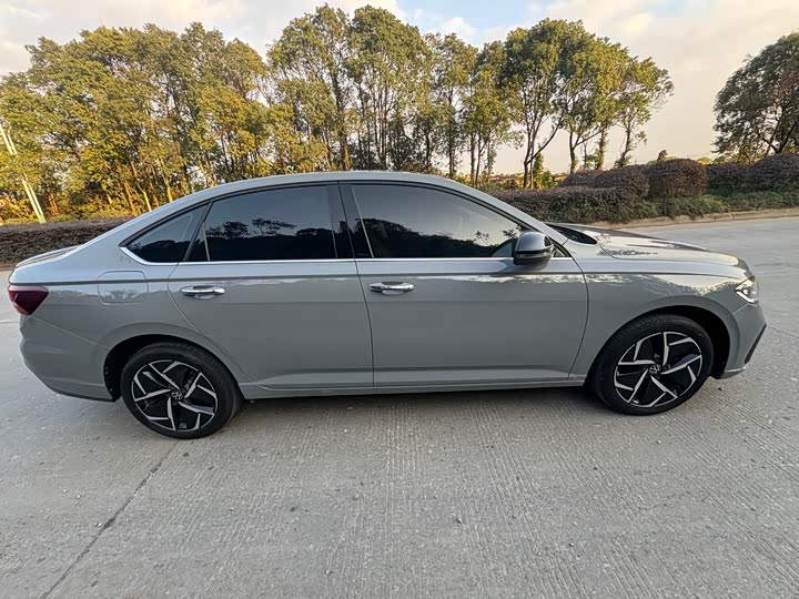 Фото 13 - Volkswagen Lavida