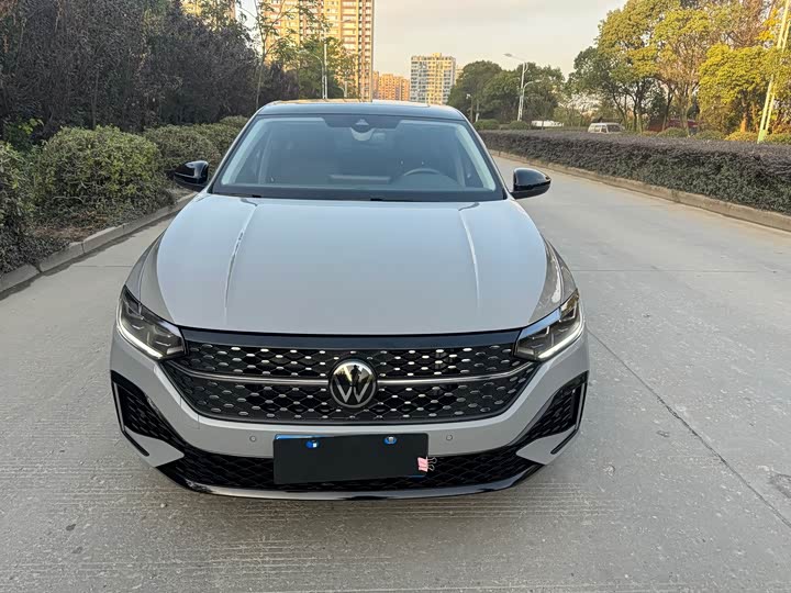 Фото 2 - Volkswagen Lavida