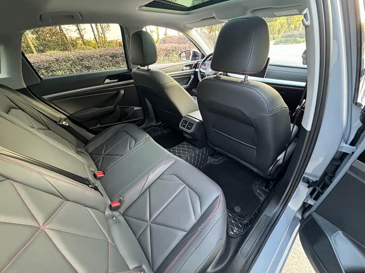 Фото 7 - Volkswagen Lavida