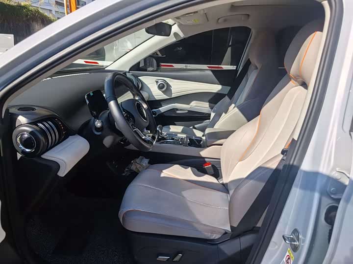 Фото 9 - BYD Yuan Plus