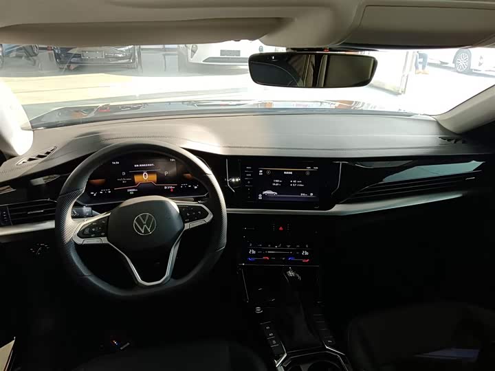 Фото 10 - Volkswagen Passat