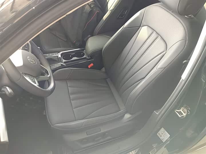 Фото 15 - Volkswagen Passat