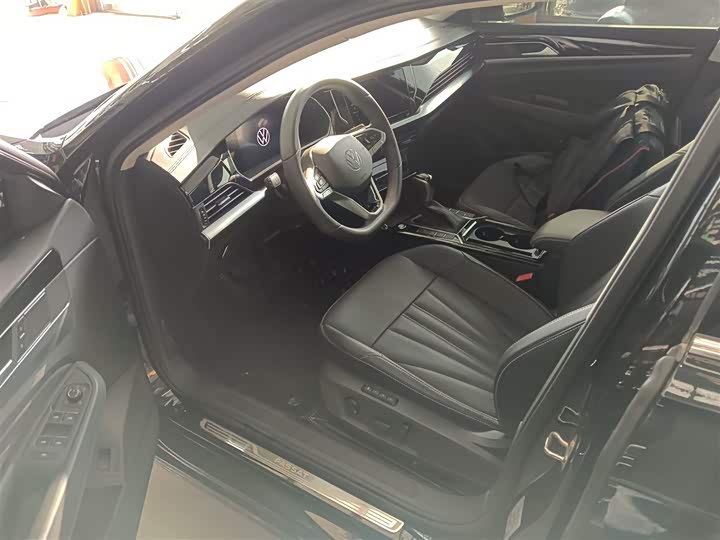 Фото 16 - Volkswagen Passat