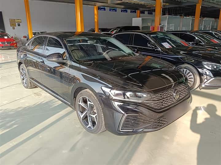 Фото 4 - Volkswagen Passat