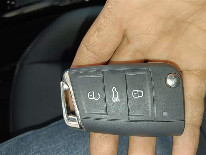 Фото 9 - Volkswagen Passat