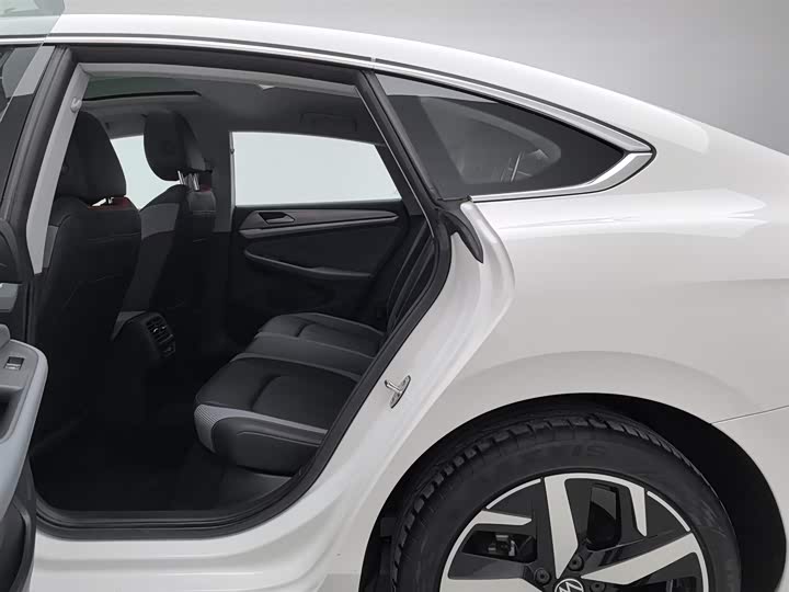 Фото 15 - Volkswagen Lamando L