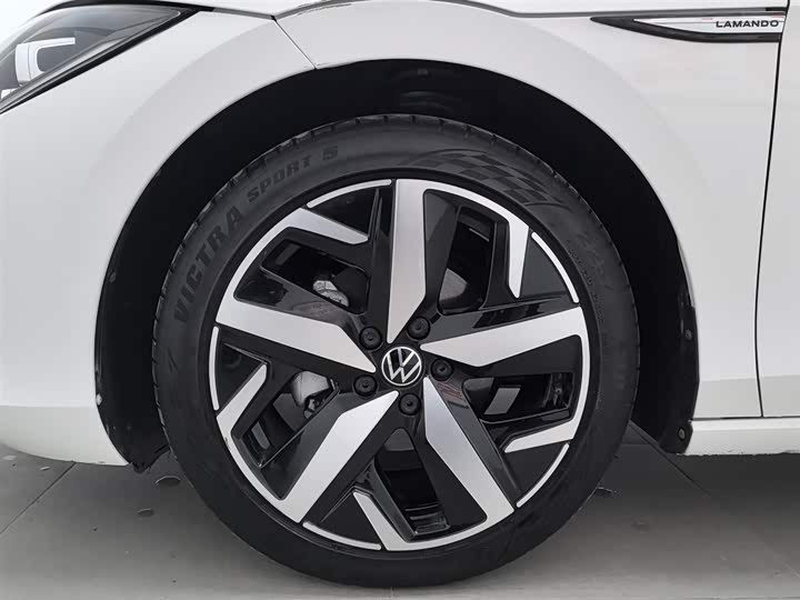 Фото 17 - Volkswagen Lamando L