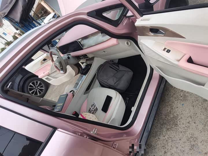 Фото 20 - Geely Geometry E Firefly