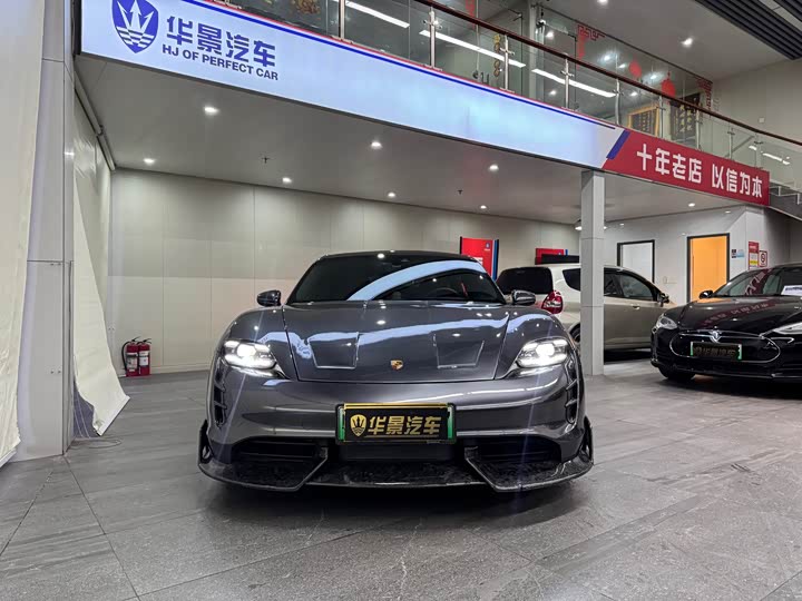 Фото 2 - Porsche Taycan