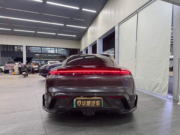 Фото 3 - Porsche Taycan