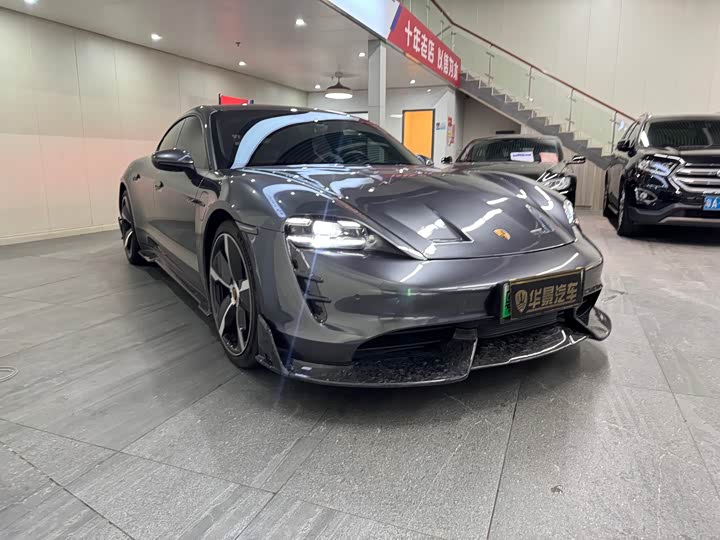 Фото 6 - Porsche Taycan